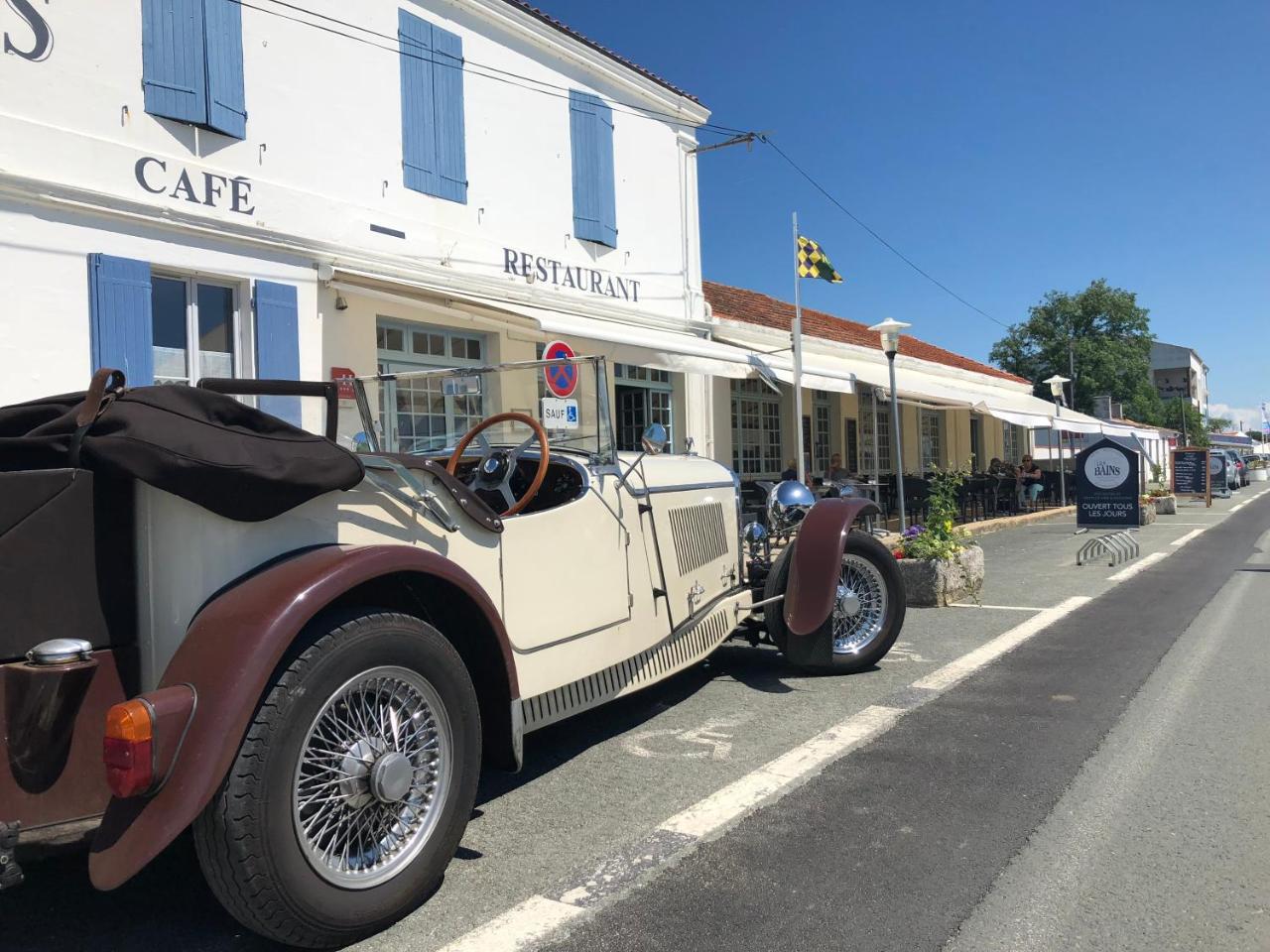 Les Bains Boyardville - Hotel Et Restaurant Exterior foto